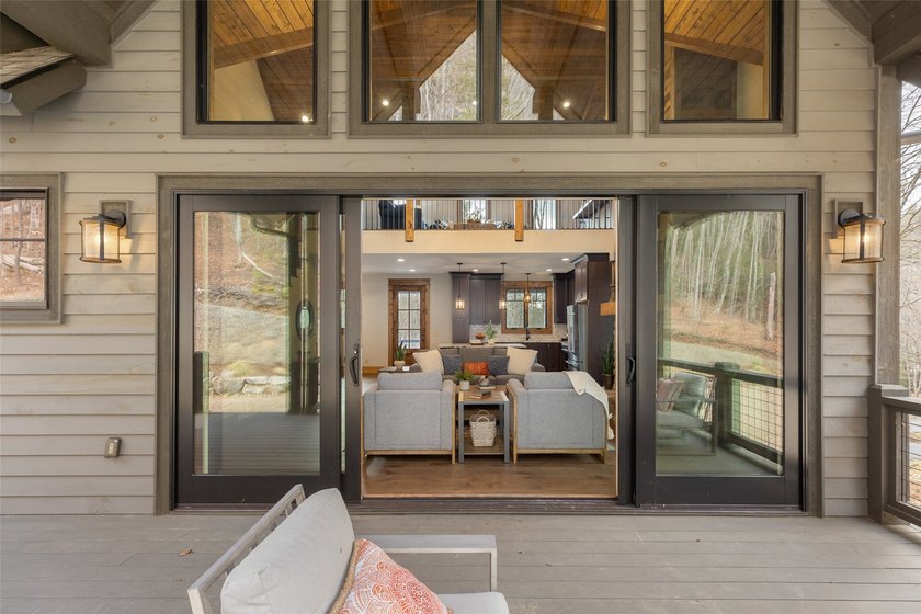 Located in the private and prestigious, 2,000 acre Chinquapin - photo 33
