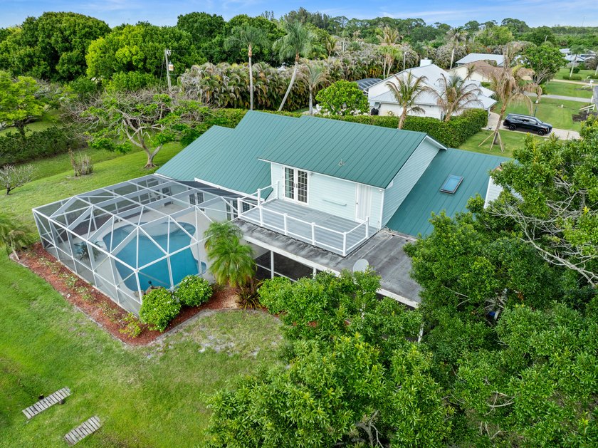Welcome to the desirable Beau Rivage Estates community of Stuart - photo 9