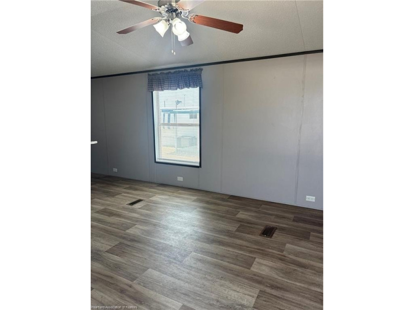 Welcome to easy Florida living! This 2023, 2-bedroom, 1-bath - photo 6