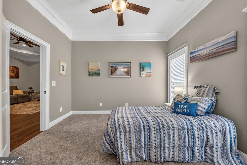 Welcome home to this beautifully maintained all-brick ranch - photo 28