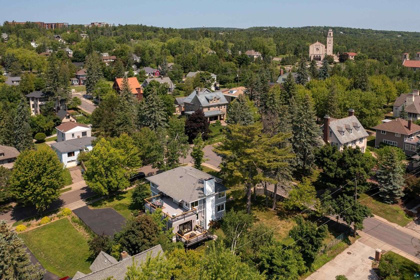 Set in the heart of Congdon, just moments from Lake Superior - photo 10