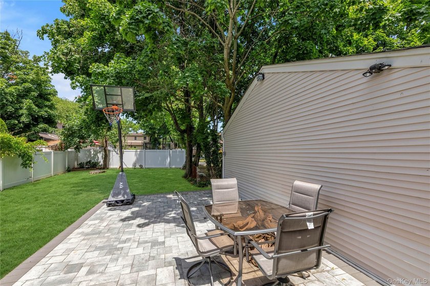 Welcome to 1701 Lexington Avenue in Merrick! This beautifully - photo 17