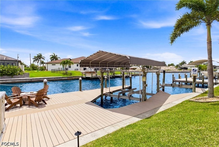Gulf-access pool home with four bedrooms plus a den, two baths - photo 8