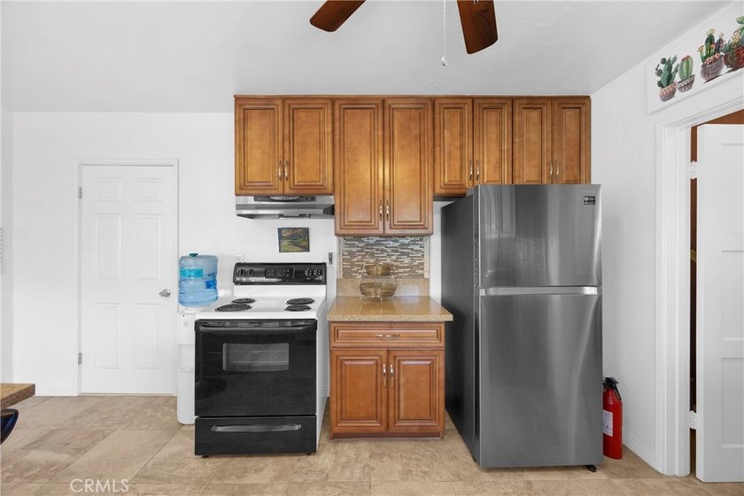 Rare opportunity to own a spacious single-level home with a - photo 19
