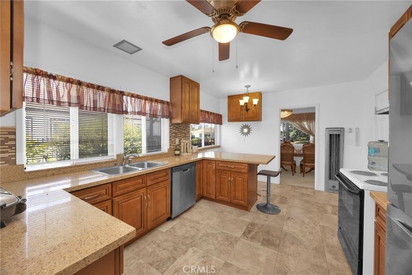 Rare opportunity to own a spacious single-level home with a - photo 20