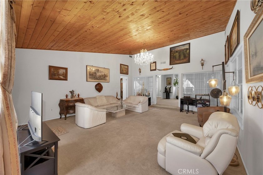 Rare opportunity to own a spacious single-level home with a - photo 24