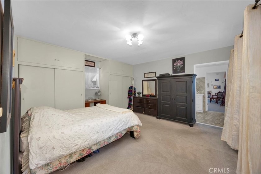 Rare opportunity to own a spacious single-level home with a - photo 31