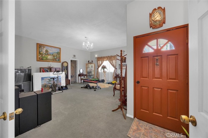 Rare opportunity to own a spacious single-level home with a - photo 33
