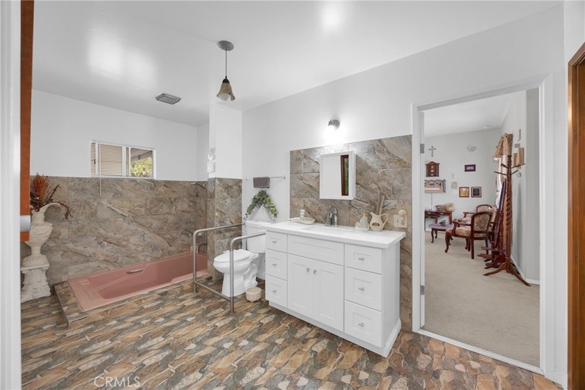 Rare opportunity to own a spacious single-level home with a - photo 37