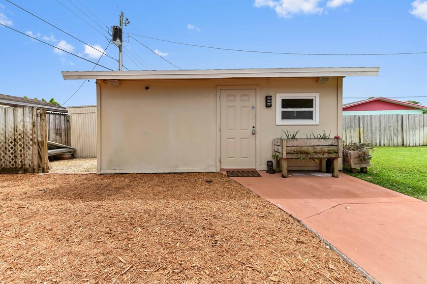 Welcome to 1560 Roy Drive, a stunningly remodeled 4-bedroom - photo 36