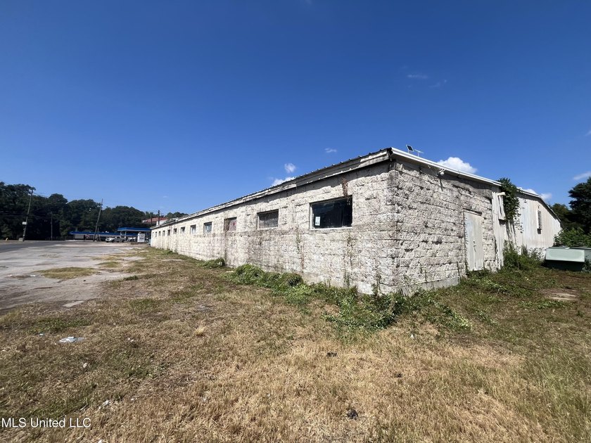 Great Commercial Investment Opportunity- 15,450 sf, not in a - photo 6