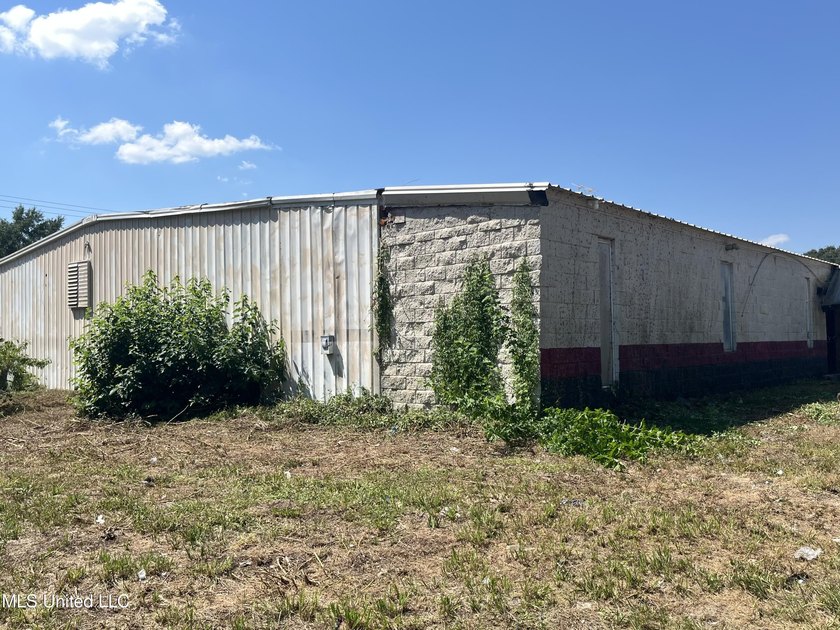 Great Commercial Investment Opportunity- 15,450 sf, not in a - photo 8