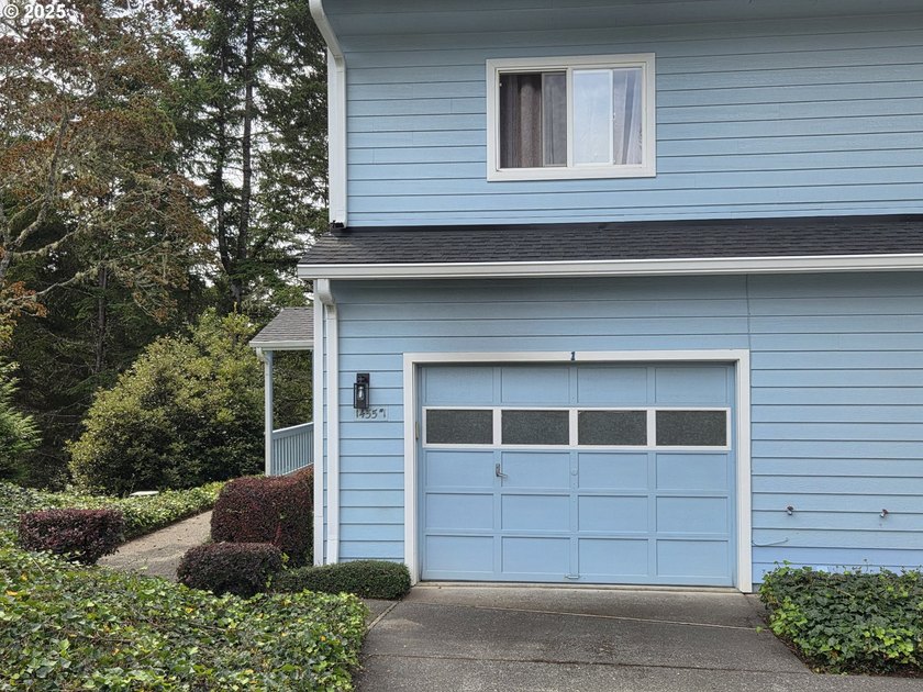 Easy Living in a Desirable Condo Community!Enjoy the convenience - photo 26