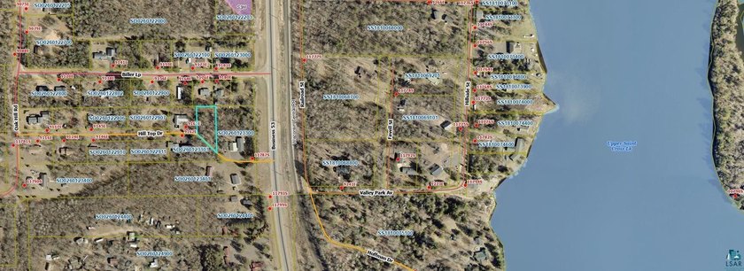 Nice wooded .39 acre lot on Hilltop Dr. in a desirable location - photo 2