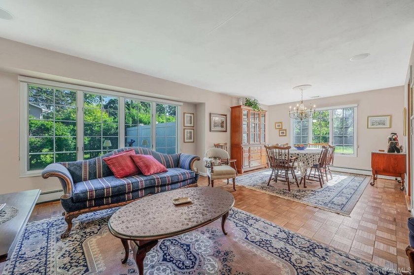 Spacious and well-maintained L-shaped ranch offering the perfect - photo 22