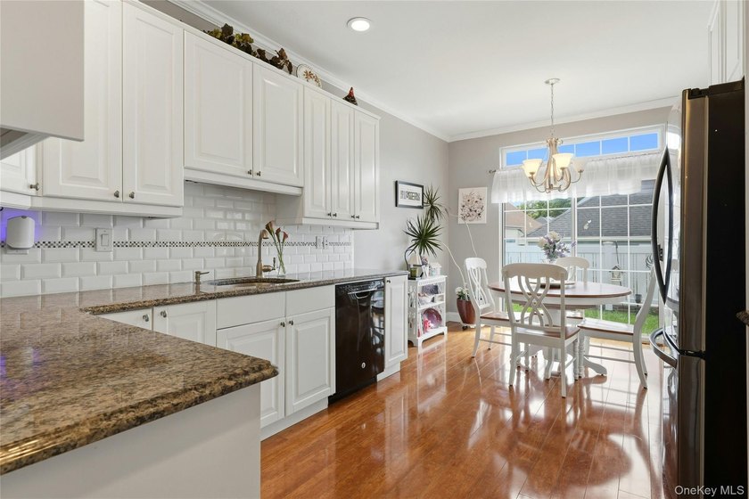 The Beautiful Detached Maidstone Model Is Located In The - photo 10
