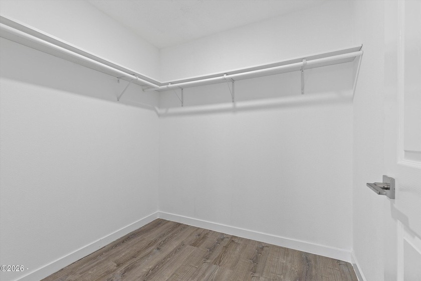 Roads End spacious and modern expansive open concept living home - photo 32