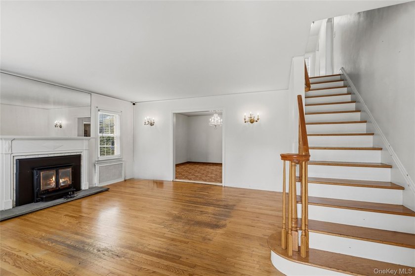Welcome to this beautifully maintained expanded Cape where - photo 3