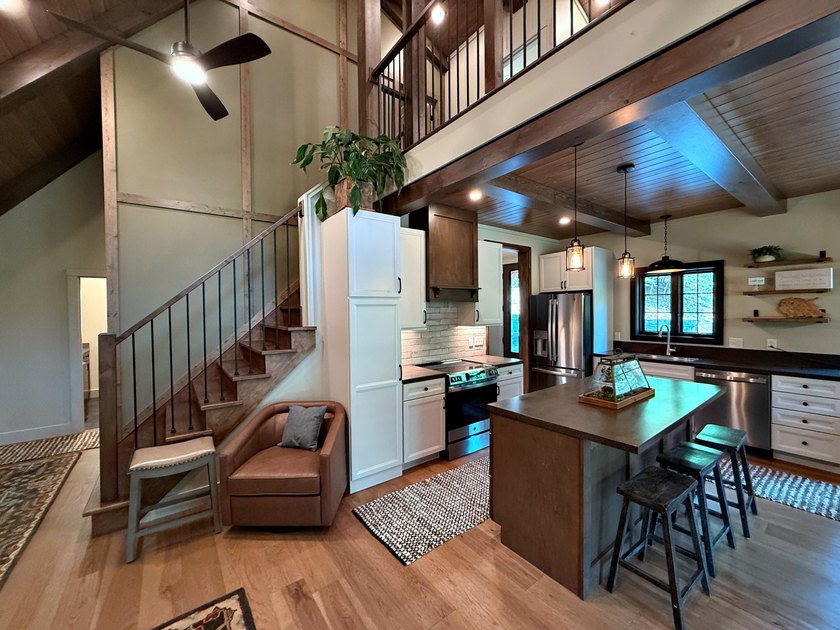Experience The Kestrel, mountain living at its finest in this - photo 4