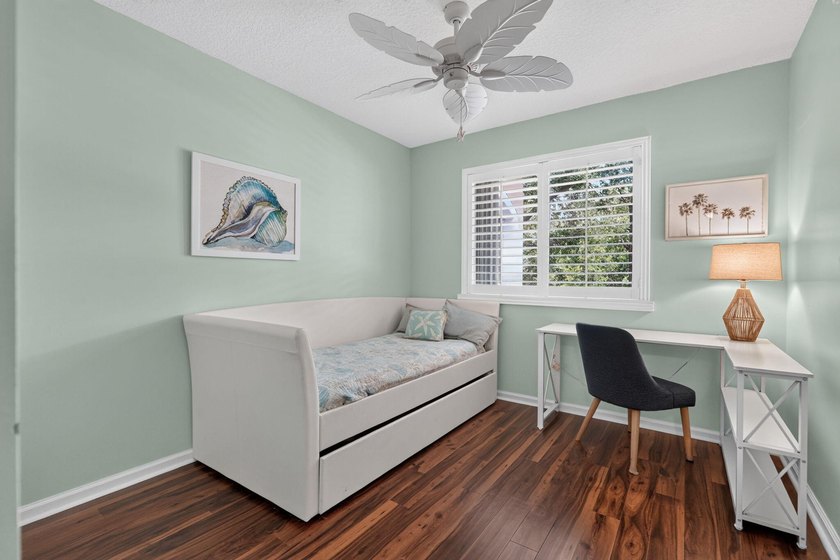 3-bedroom, 2-bathroom condominium in the highly desirable - photo 15