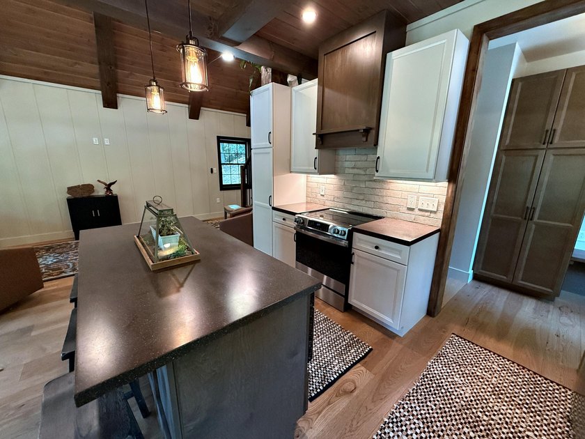 Experience The Kestrel, mountain living at its finest in this - photo 7