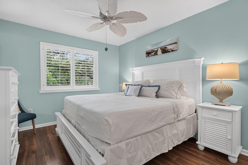 3-bedroom, 2-bathroom condominium in the highly desirable - photo 17