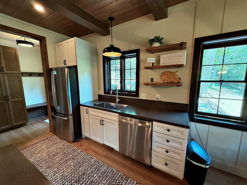 Experience The Kestrel, mountain living at its finest in this - photo 9