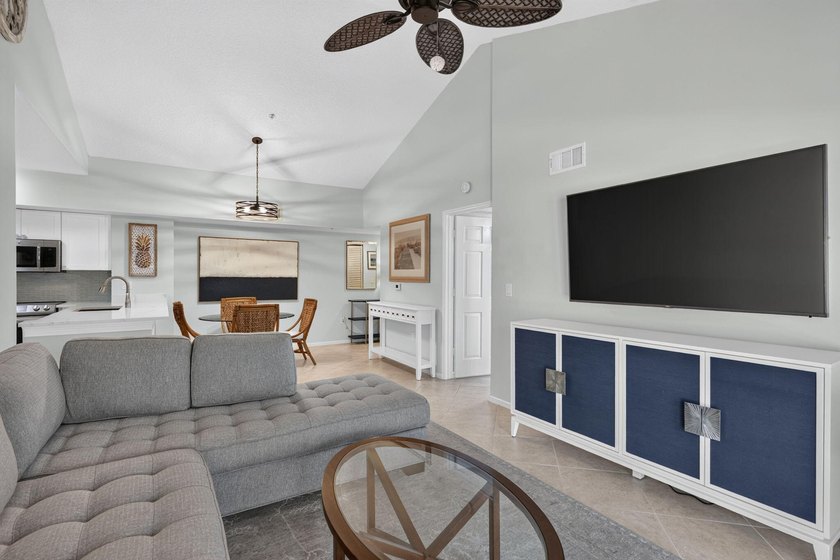 3-bedroom, 2-bathroom condominium in the highly desirable - photo 31