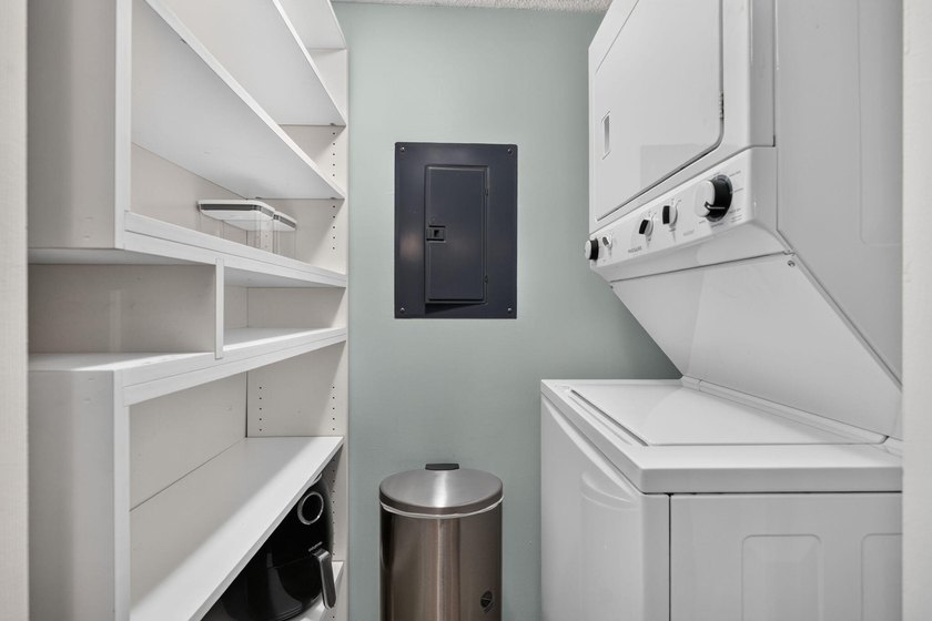 3-bedroom, 2-bathroom condominium in the highly desirable - photo 36