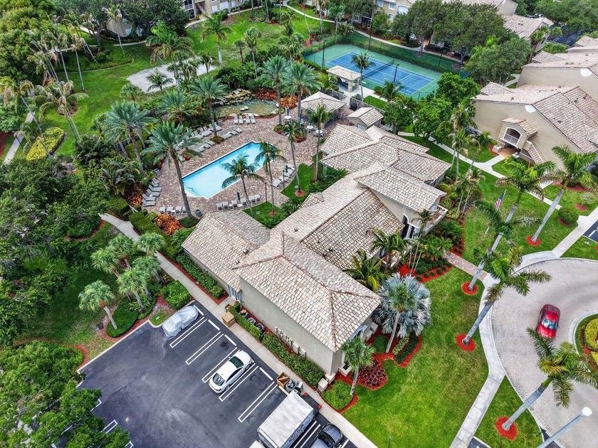 3-bedroom, 2-bathroom condominium in the highly desirable - photo 41