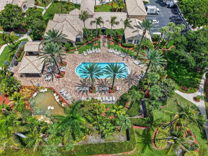 3-bedroom, 2-bathroom condominium in the highly desirable - photo 44