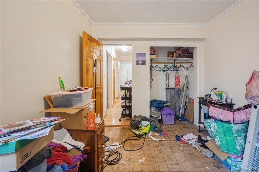 Charming 2-bedroom, 1-bathroom co-op apartment with breathtaking - photo 3