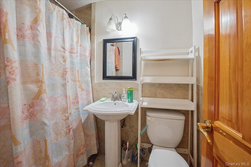 Charming 2-bedroom, 1-bathroom co-op apartment with breathtaking - photo 9