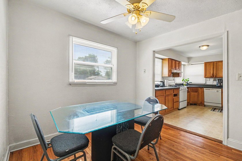 Move right in to this charming ranch style home just across from - photo 9