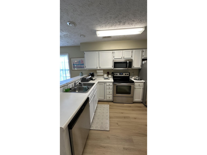 Welcome to your slice of Myrtle Beach paradise! Nestled in the - photo 11