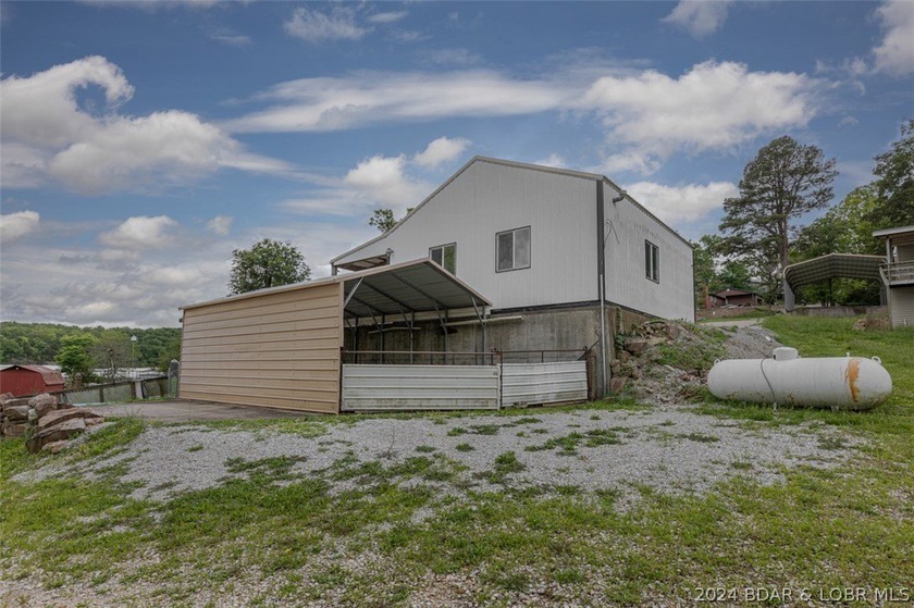 4-bed, 2-bath waterfront home in the Turkey Creek arm of Lake of - photo 13