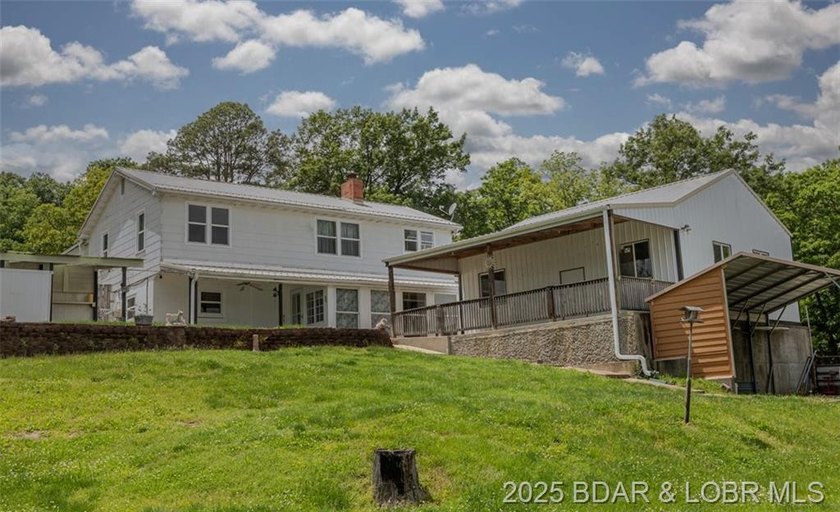 4-bed, 2-bath waterfront home in the Turkey Creek arm of Lake of - photo 14