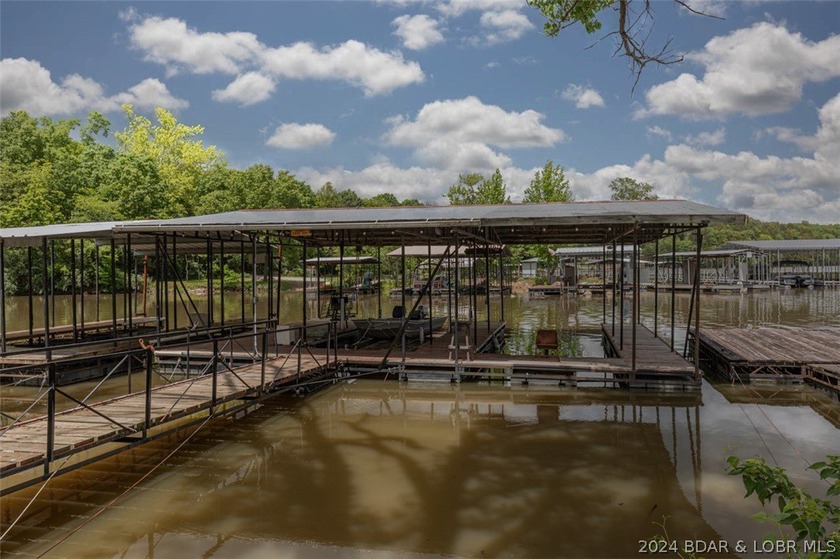 4-bed, 2-bath waterfront home in the Turkey Creek arm of Lake of - photo 15