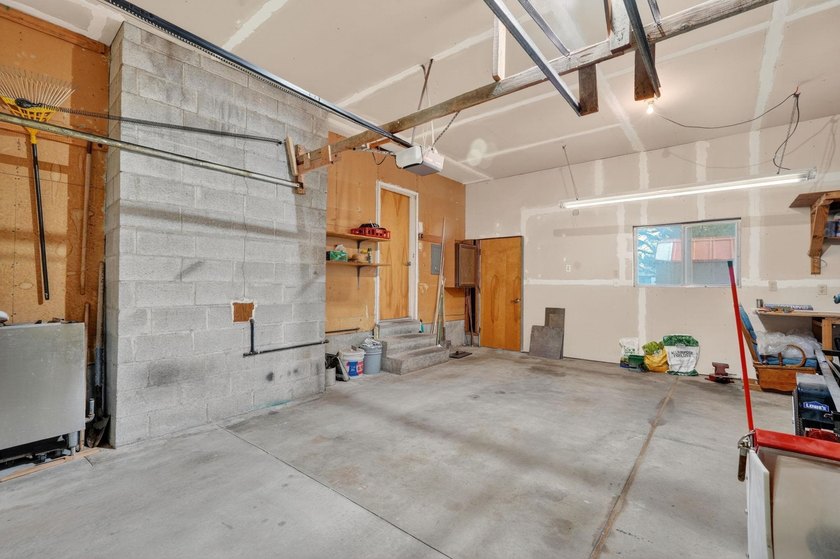 Welcome to your next home ! This beautiful brick home is - photo 29