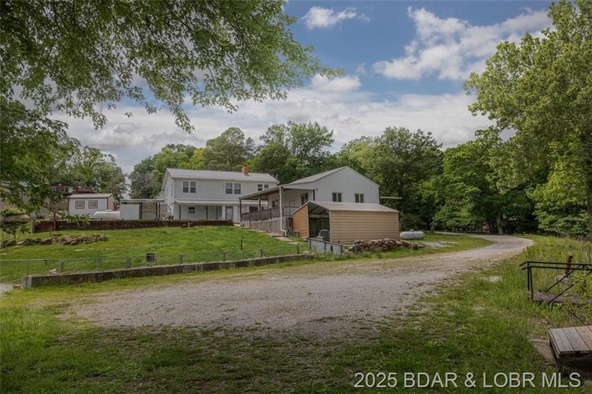 4-bed, 2-bath waterfront home in the Turkey Creek arm of Lake of - photo 36