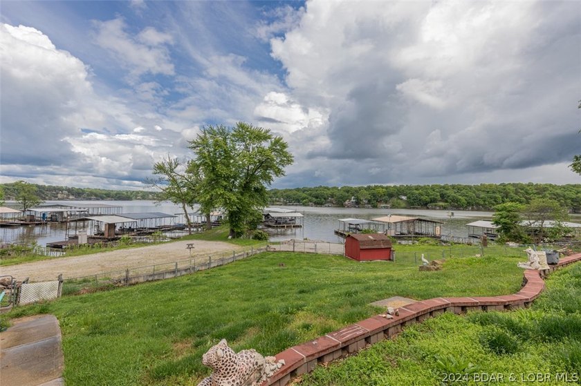 4-bed, 2-bath waterfront home in the Turkey Creek arm of Lake of - photo 44