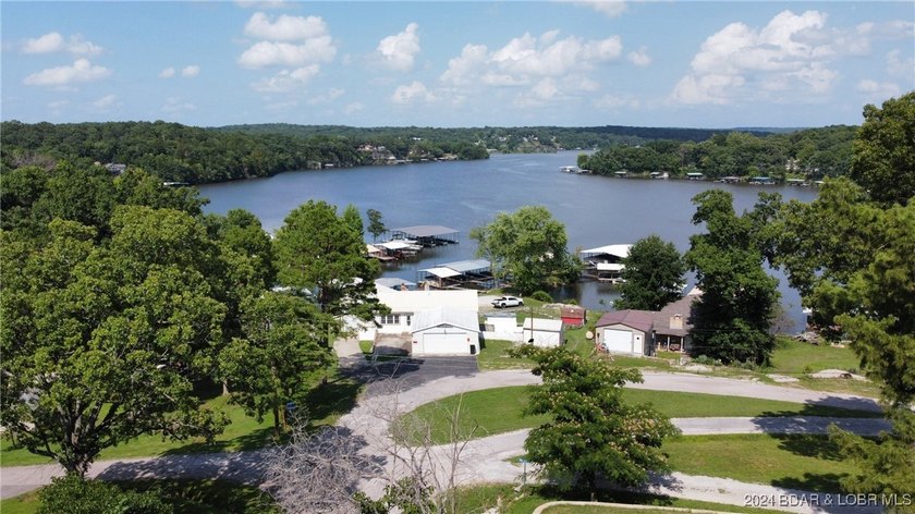 4-bed, 2-bath waterfront home in the Turkey Creek arm of Lake of - photo 49