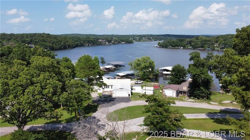 4-bed, 2-bath waterfront home in the Turkey Creek arm of Lake of - photo 49