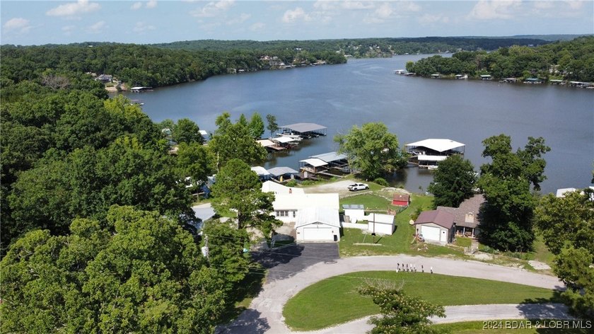 4-bed, 2-bath waterfront home in the Turkey Creek arm of Lake of - photo 50