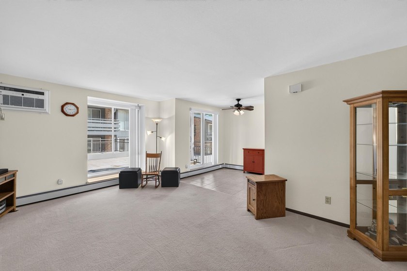 Enjoy the perfect blend of comfort, convenience in this inviting - photo 6