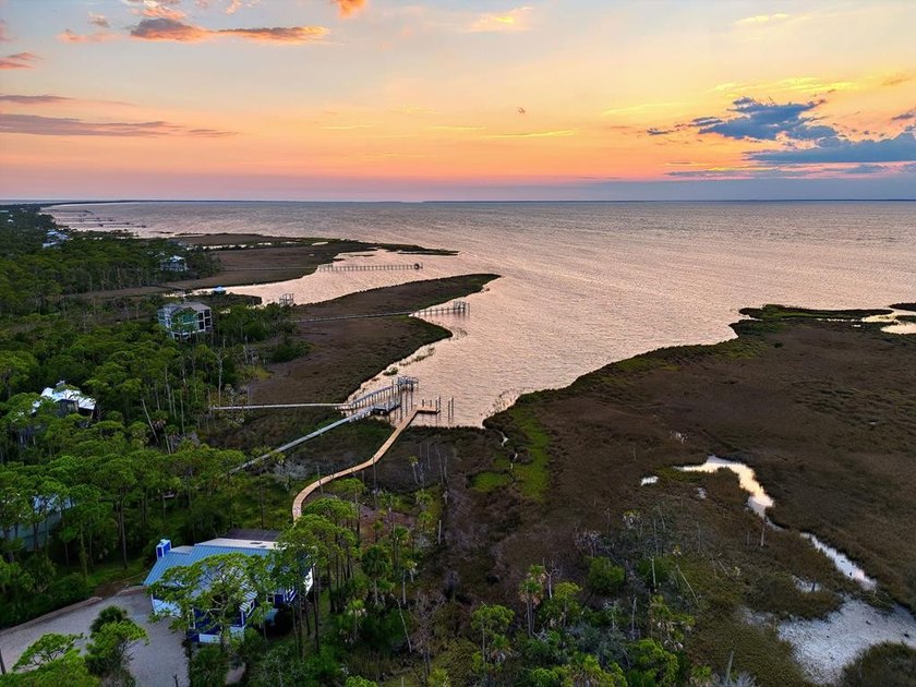 Welcome to your coastal escape on St. George Island! Located in - photo 8