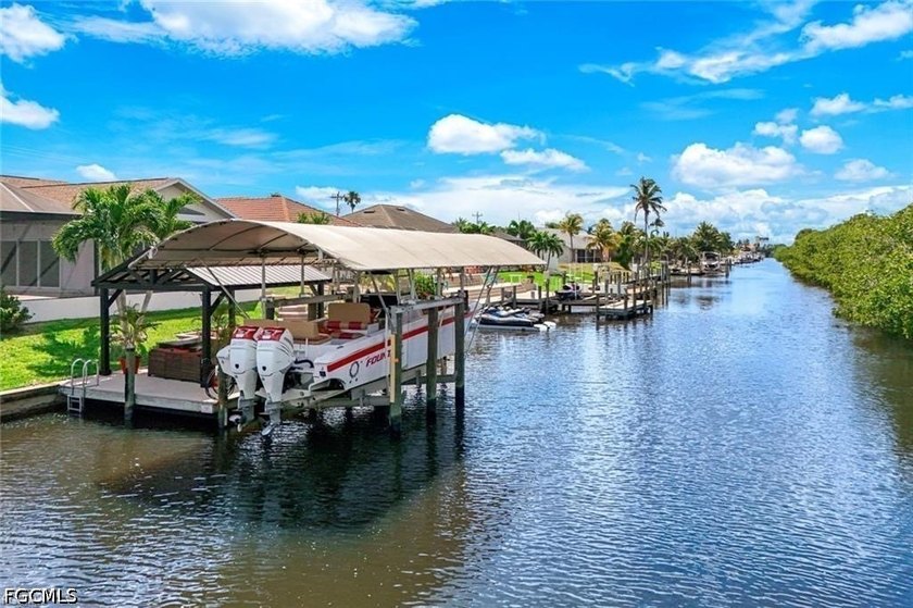 Welcome to your dream waterfront retreat! This beautifully - photo 3