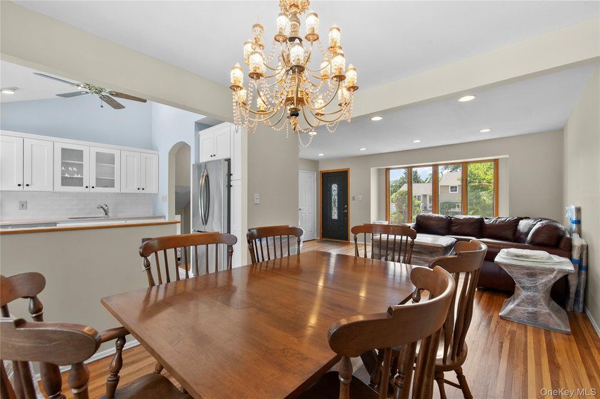 Welcome to 3951 Bernice Road in Seaford! Nestled on a quiet - photo 8