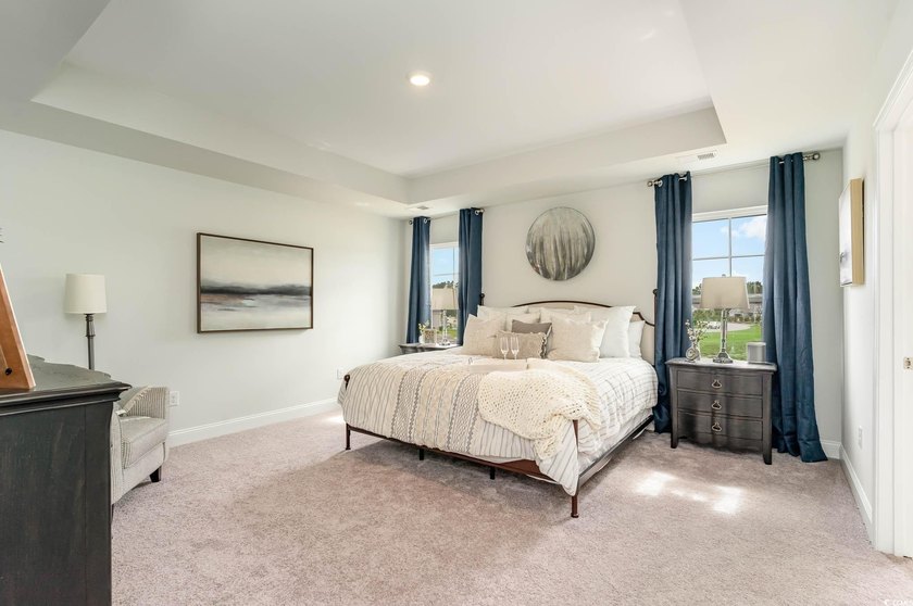*5 bedrooms, 2.5 baths *Formal dining room *Quartz countertops - photo 3