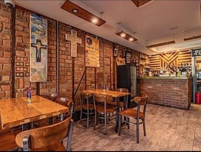 Fantastic opportunity to own a beautifully renovated mixed-use - photo 5